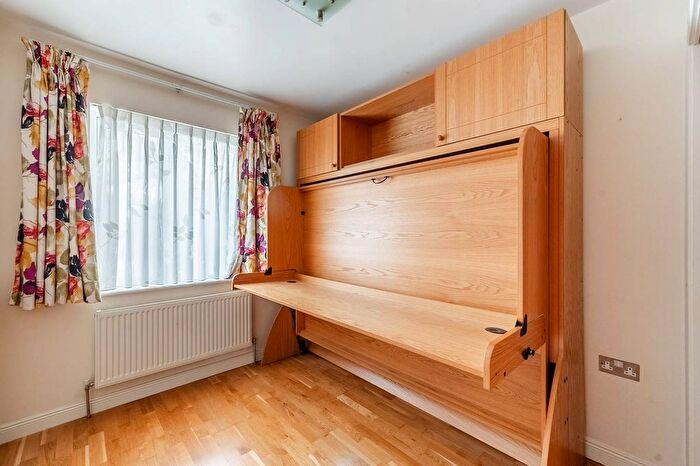 3 Bedroom Flat To Rent In Wood End Road, Harrow, HA1