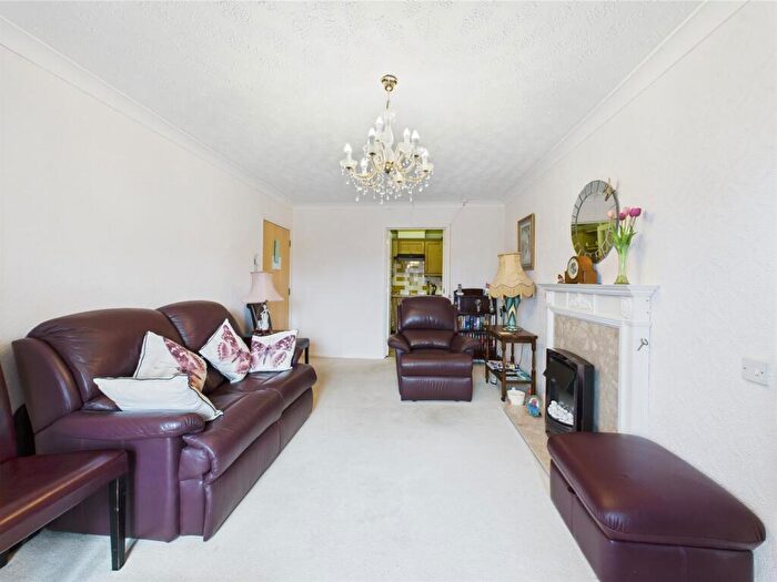 1 Bedroom Apartment For Sale In Ashdown Court, Cromer, NR27