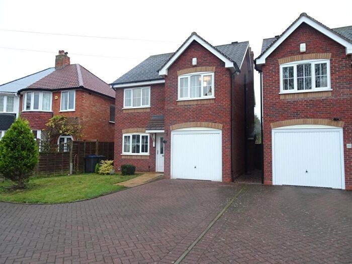 4 Bedroom Detached House To Rent In Whitehouse Common Road, Sutton Coldfield, West Midlands, B75