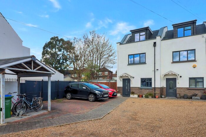 3 Bedroom Town House To Rent In Sydney Road, Abbey Wood, SE2