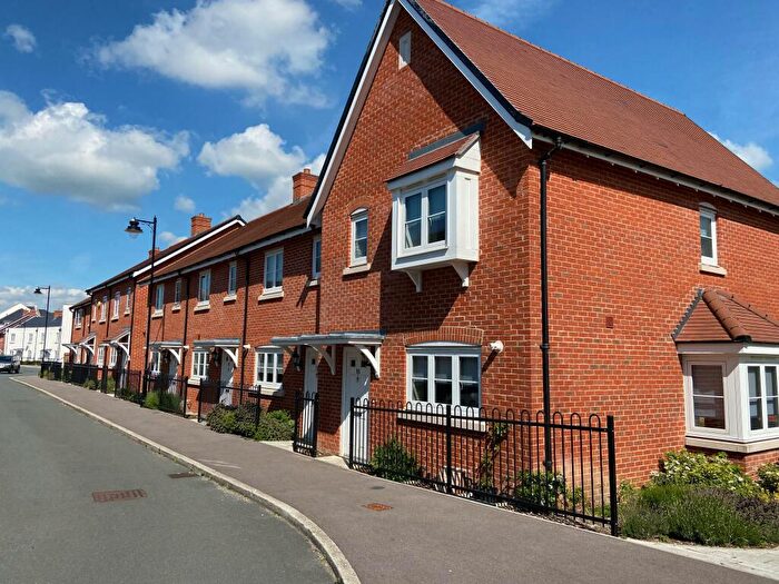 3 Bedroom House To Rent In Orchard Mead, Berewood, PO7