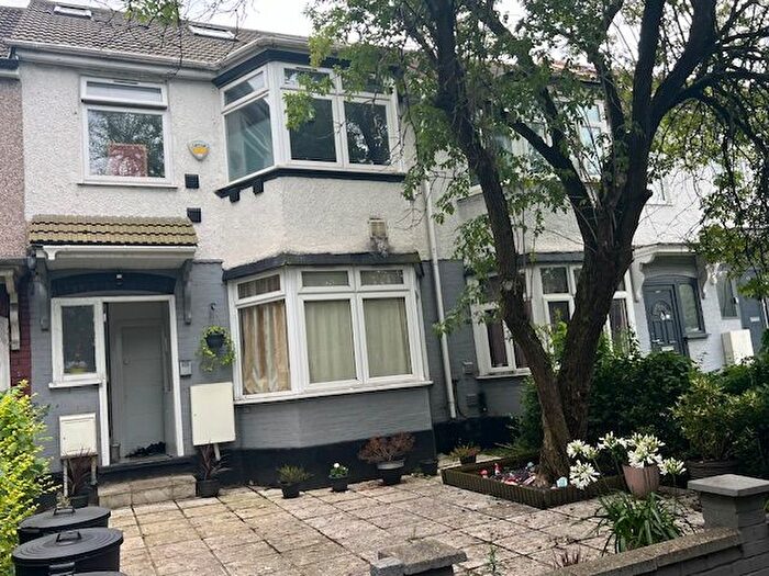 1 Bedroom Studio To Rent In Waverley Gardens, London, NW10