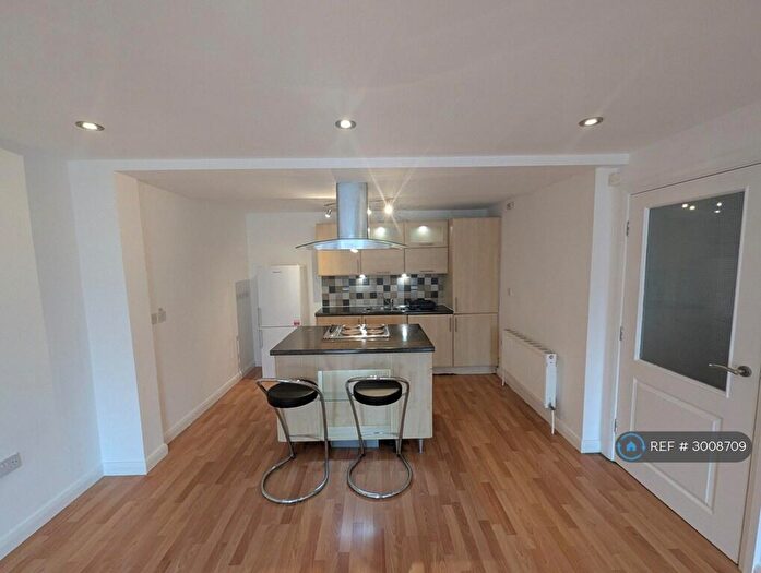 2 Bedroom Flat To Rent In Wellington Road, Manchester, M20