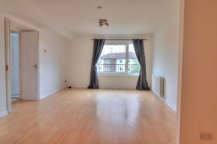 2 Bedroom Flat For Sale In Couper Street, Glasgow, G4