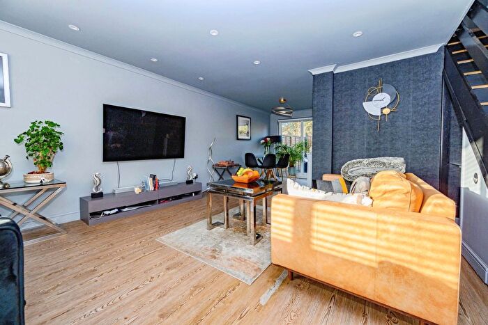 3 Bedroom Terraced House For Sale In Chalfont Close, Hemel Hempstead, HP2