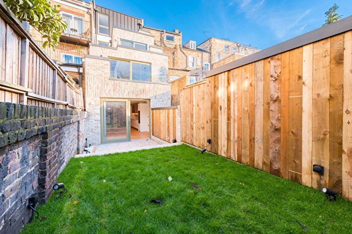 2 Bedroom Flat To Rent In Hornsey Road, Highbury, London, N7