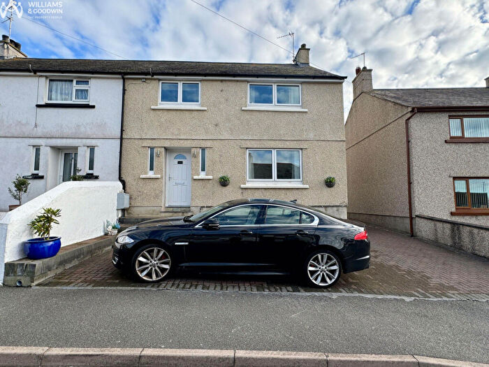 3 Bedroom Semi-Detached House For Sale In Gwelfor Avenue, Holyhead, LL65
