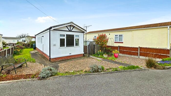 2 Bedroom Park Home For Sale In Braemar Residential Park, Lincoln, LN4