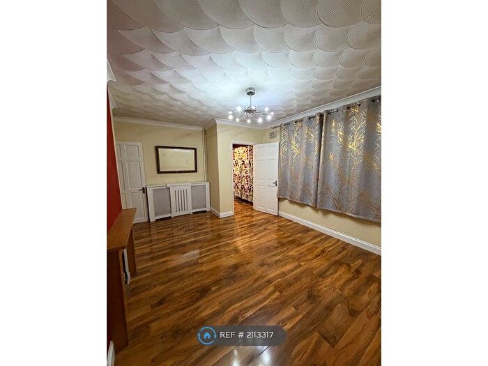 3 Bedroom Semi Detached House To Rent In Chippenham Road, Romford, RM3