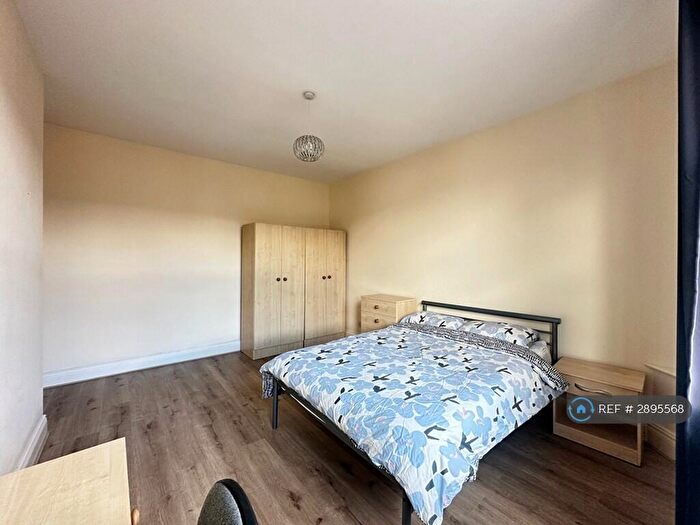 3 Bedroom Flat To Rent In Gosforth, Newcastle Upon Tyne, NE3