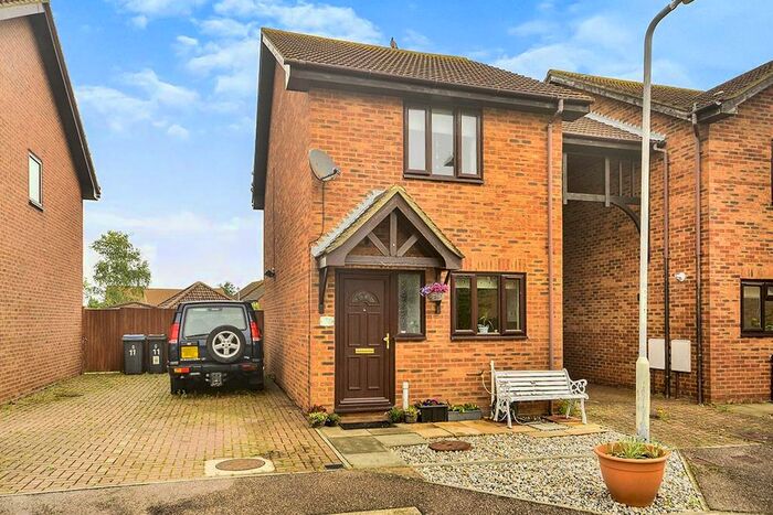 2 Bedroom Semi-Detached House To Rent In Becket Close, Deal, Kent, CT14