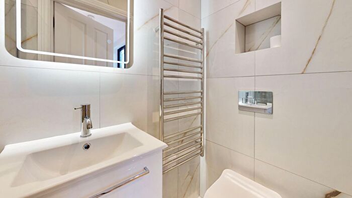 1 Bedroom Flat For Sale In Northfield Avenue, London, W13