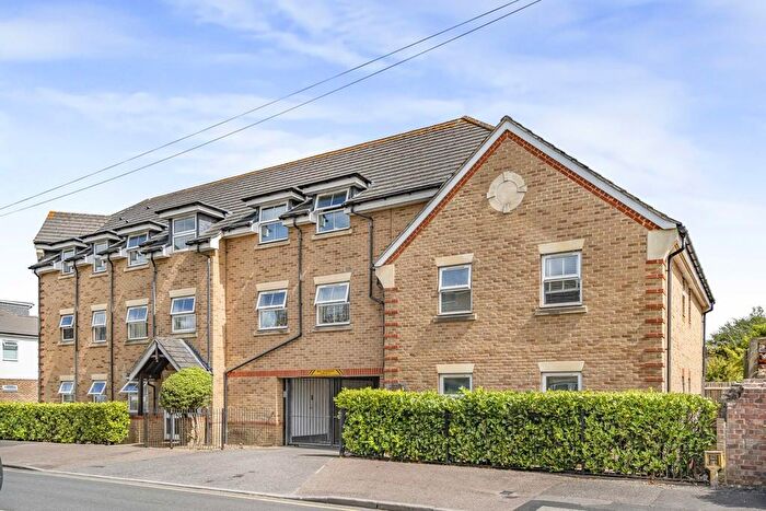 2 Bedroom Apartment For Sale In North Road, Woking, Surrey, GU21