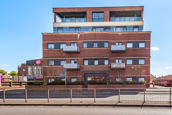 1 Bedroom Apartment To Rent In Bath Road, Slough, SL1