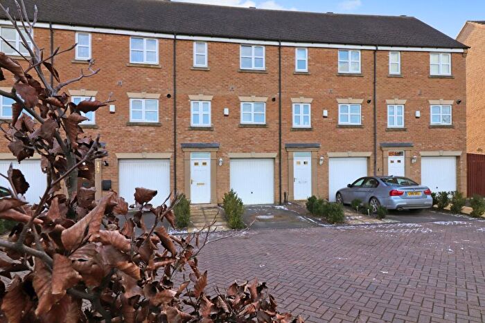3 Bedroom Town House To Rent In Hargate Way, Hampton Hargate, Peterborough, PE7
