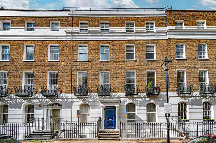 2 Bedroom Flat For Sale In Highbury Park, Highbury And Islington, London, N5