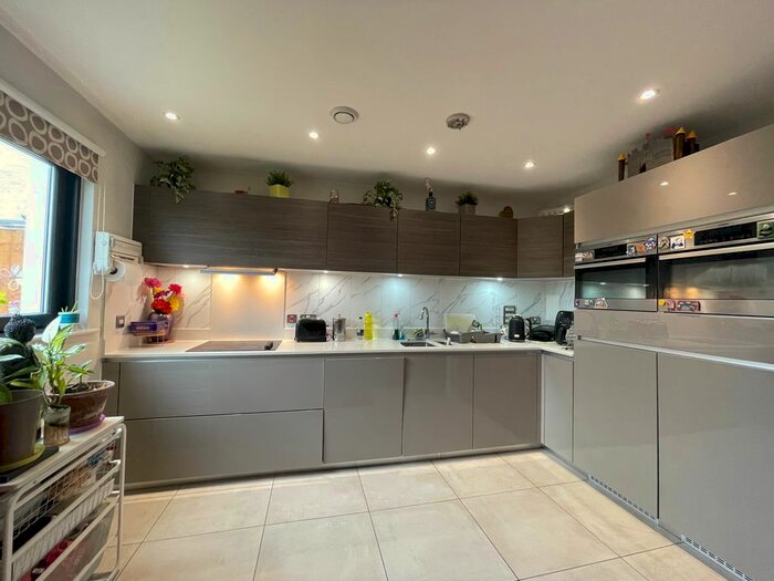 2 Bedroom Flat To Rent In Williams Way, Wembley, HA0