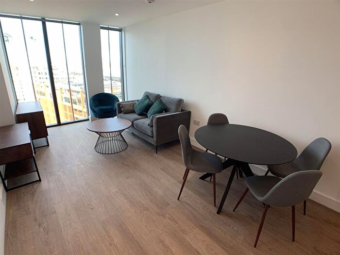 2 Bedroom Flat To Rent In Hadrian's Tower, Newcastle Upon Tyne, NE4