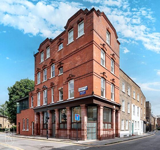 2 Bedroom Flat To Rent In Rawstorne Street, London, EC1V