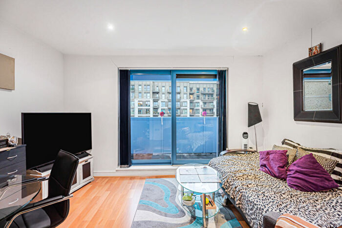 1 Bedroom Apartment For Sale In Western Gateway, London, E16