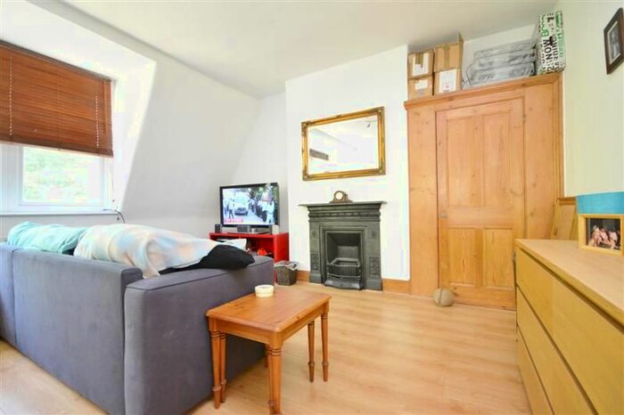 1 Bedroom Flat To Rent In Priory Road, Crouch End, N8