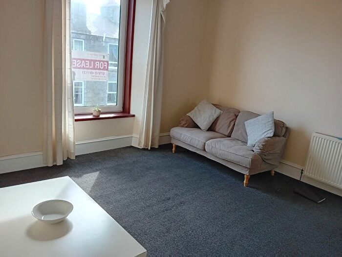 1 Bedroom Flat To Rent In Chestnut Row, Aberdeen, Aberdeenshire, AB25