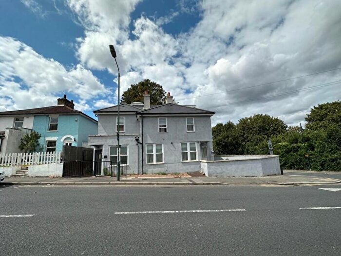 1 Bedroom Flat To Rent In Augustus Court, Station Road, Dartford, DA1