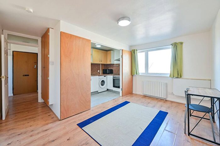 Studio To Rent In Granville Square, Peckham, London, SE15