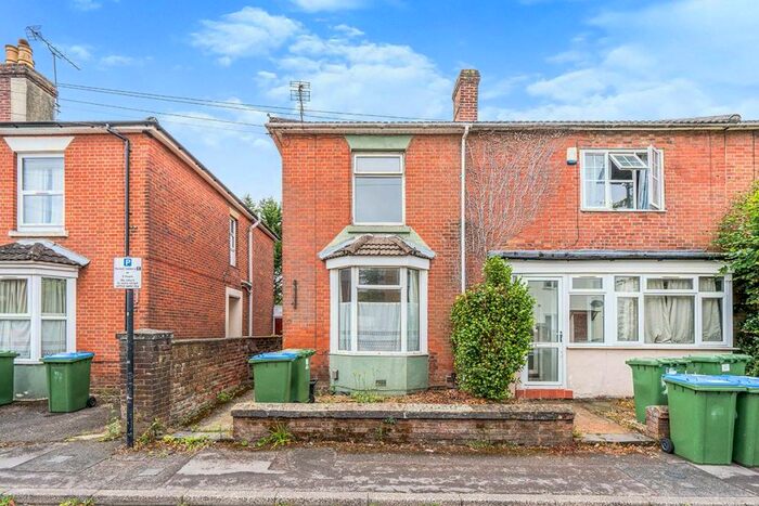 4 Bedroom End Of Terrace House To Rent In Avenue Road, Southampton, Hampshire, SO14