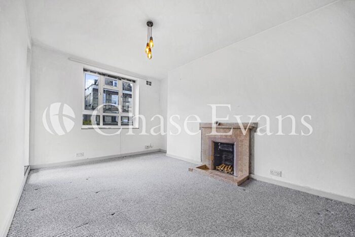 1 Bedroom Flat For Sale In Chatsworth Estate, Elderfield Road, Hackney, London, E5