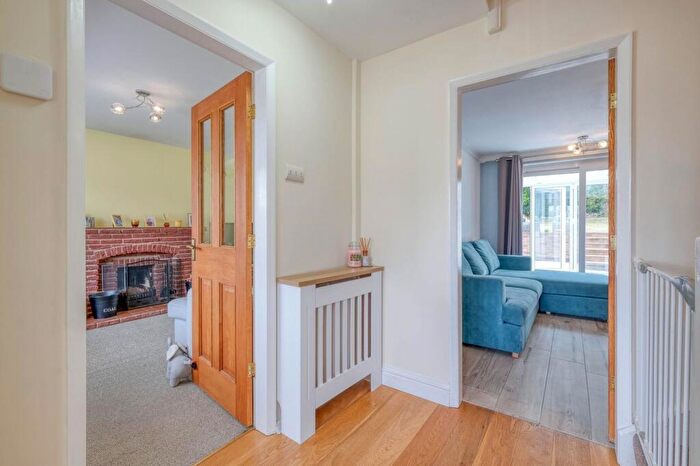 4 Bedroom Detached House For Sale In Burns Close, Redditch, B97