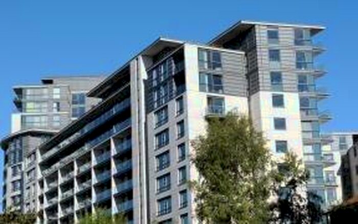 2 Bedroom Flat To Rent In Centenary Plaza, Holliday Street, Birmingham, West Midlands, B1