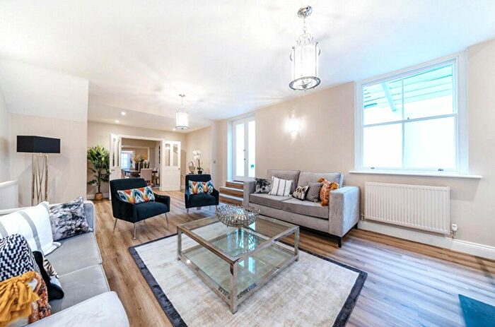 5 Bedroom End Of Terrace House To Rent In The Hundred, Romsey, Hampshire, SO51