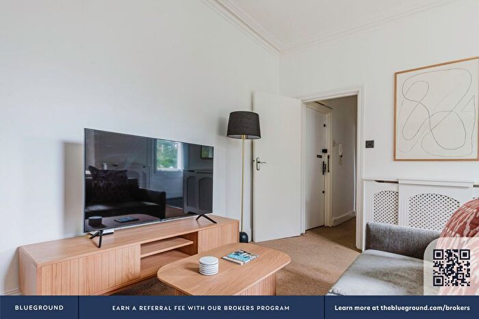 2 Bedroom Flat To Rent In Camden Town, London, NW1
