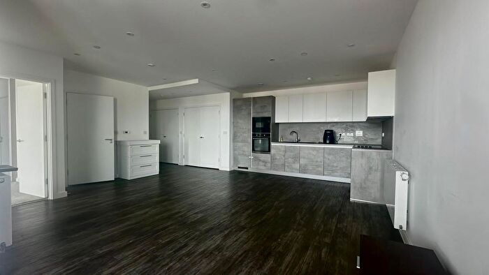 2 Bedroom Flat To Rent In Drydock Square, Barking, IG11