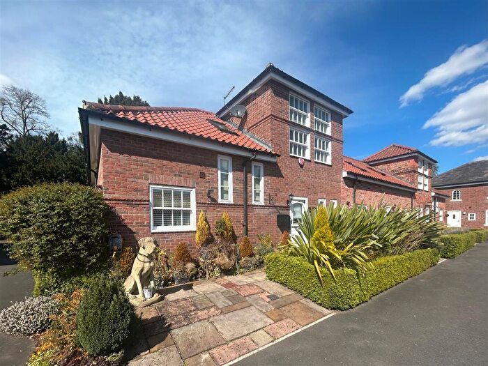 2 Bedroom House To Rent In Pemberton Grove, Bawtry, Doncaster, DN10