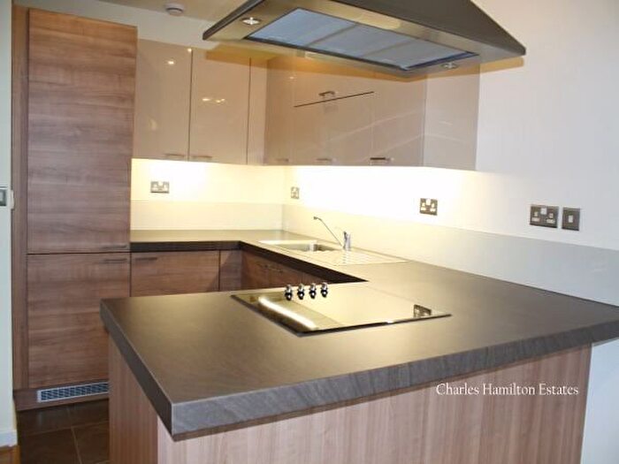 3 Bedroom Flat To Rent In Homerton Road, London, E9