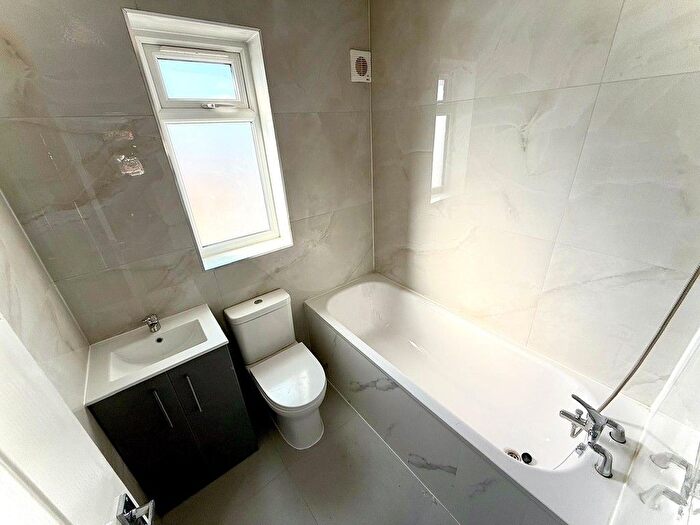 4 Bedroom Terraced House To Rent In Wentworth Road, Southall, UB2