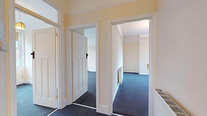 2 Bedroom Flat For Sale In Cheriton High Street, Folkestone, CT19