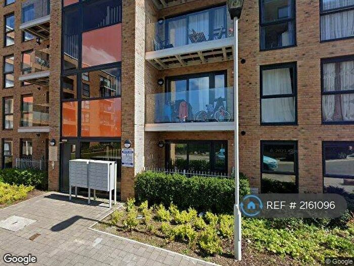 2 Bedroom Flat To Rent In Zodiac Close, Edgware, London, HA8