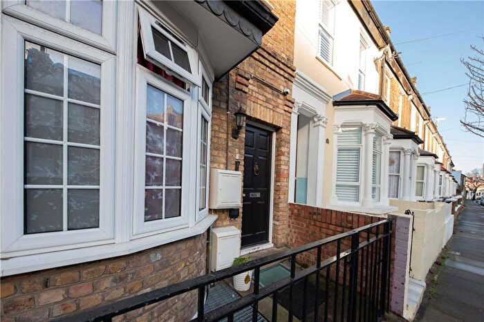 2 Bedroom Flat To Rent In Biscay Road, London, W6