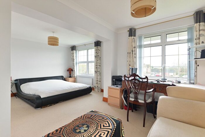 5 Bedroom Detached House For Sale In Harkness Drive, Canterbury, CT2