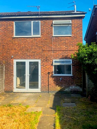 2 Bedroom Semi-Detached House To Rent In Keepers Walk, Leicester, LE4