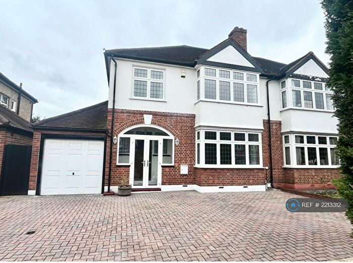 3 Bedroom Semi-Detached House To Rent In Malden Road, Worcester Park, KT4