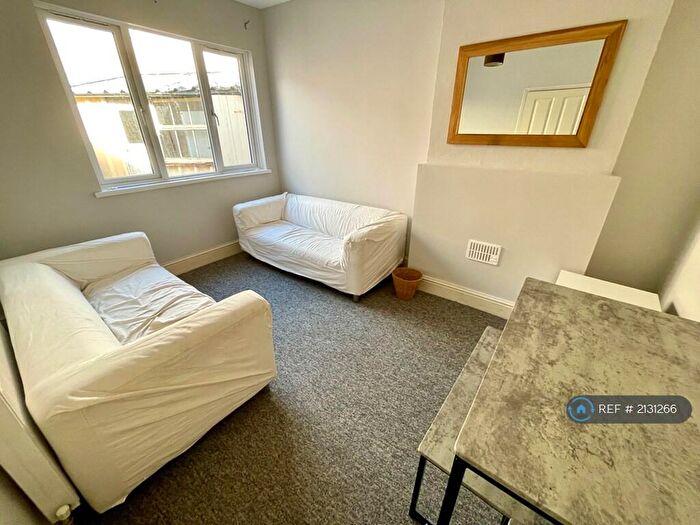 4 Bedroom Flat To Rent In Lower Redland Road, Bristol, BS6
