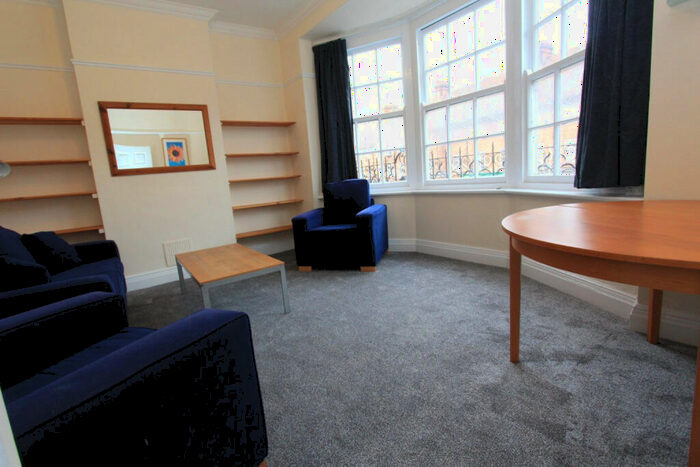 2 Bedroom Apartment To Rent In Golders Green Road, London, NW11