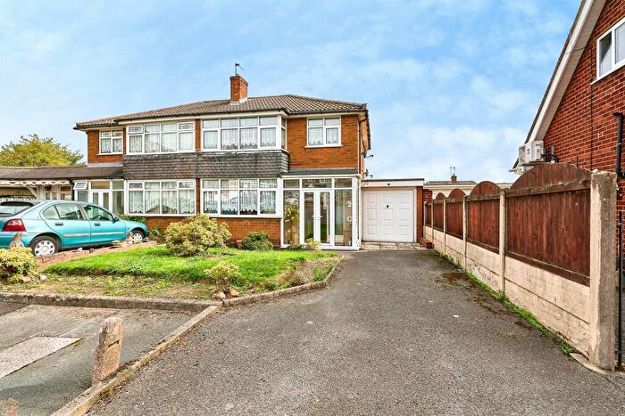 3 Bedroom Semi-Detached House For Sale In Wells Close, Tipton, DY4