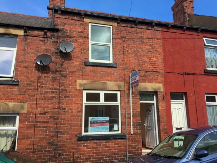 3 Bedroom House To Rent In Bridge Street, Darton, S75