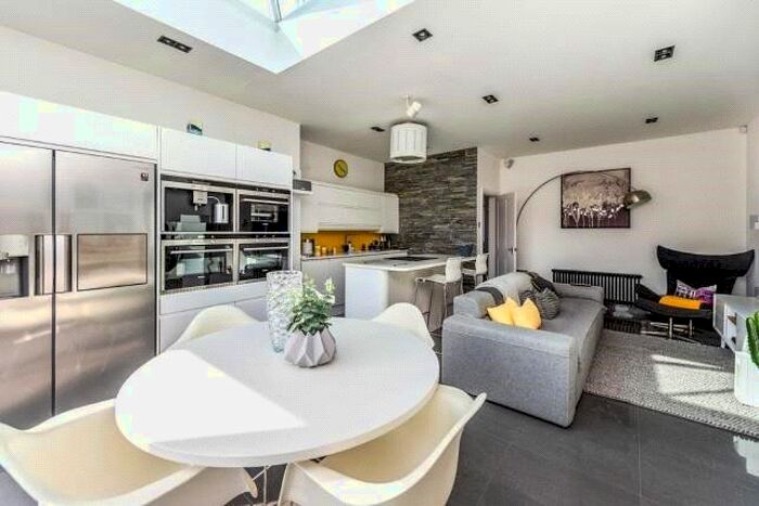 4 Bedroom End Of Terrace House To Rent In Havering Road, Romford, RM1