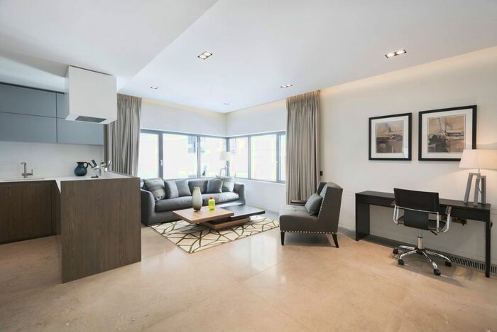 2 Bedroom Flat To Rent In Babmaes Street, St James's, London, SW1Y
